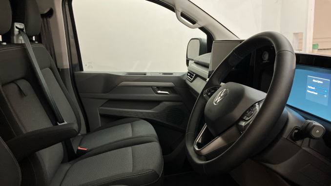 Volkswagen Transporter T32 Swb Diesel 2.0 TDI 170 Commerce Pro Van Auto [5 Plus] - Image 15